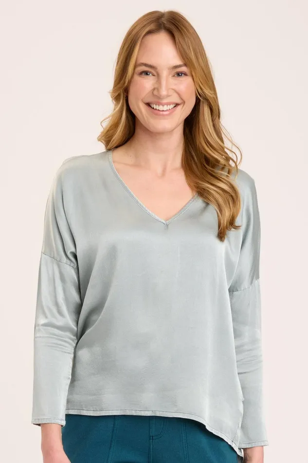 Clothing ShirtsBlouses XCVI Bauer VNeck Top Dew Drop Pigment