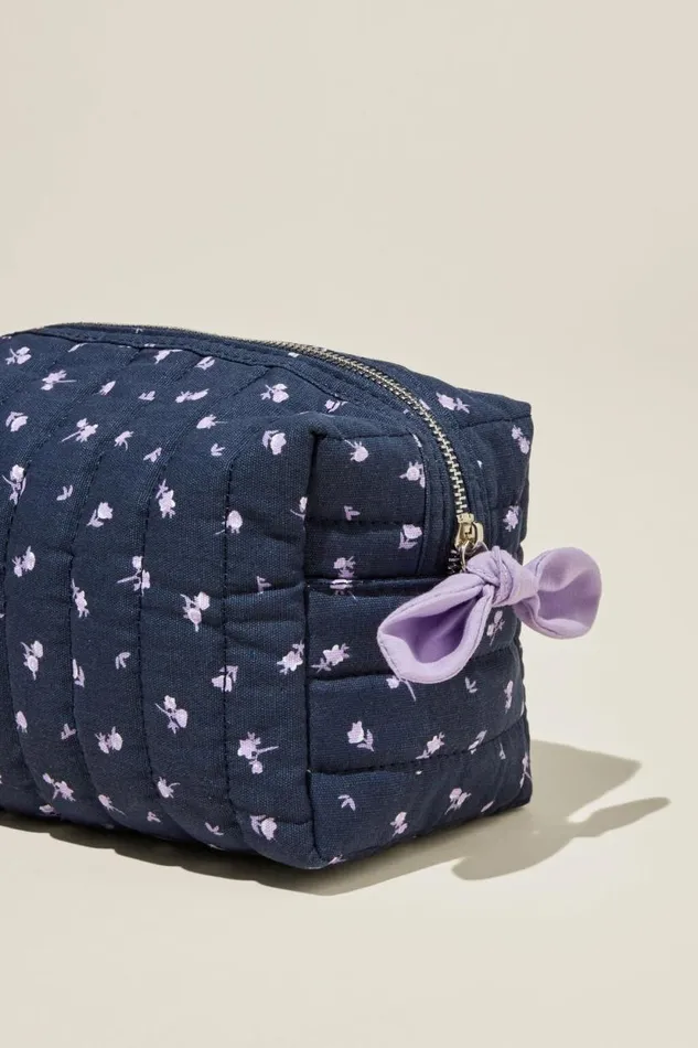 Cottage Cos Case Carli Ditsy Floral Midnight Navy Women Cotton On Accessories and Slippers