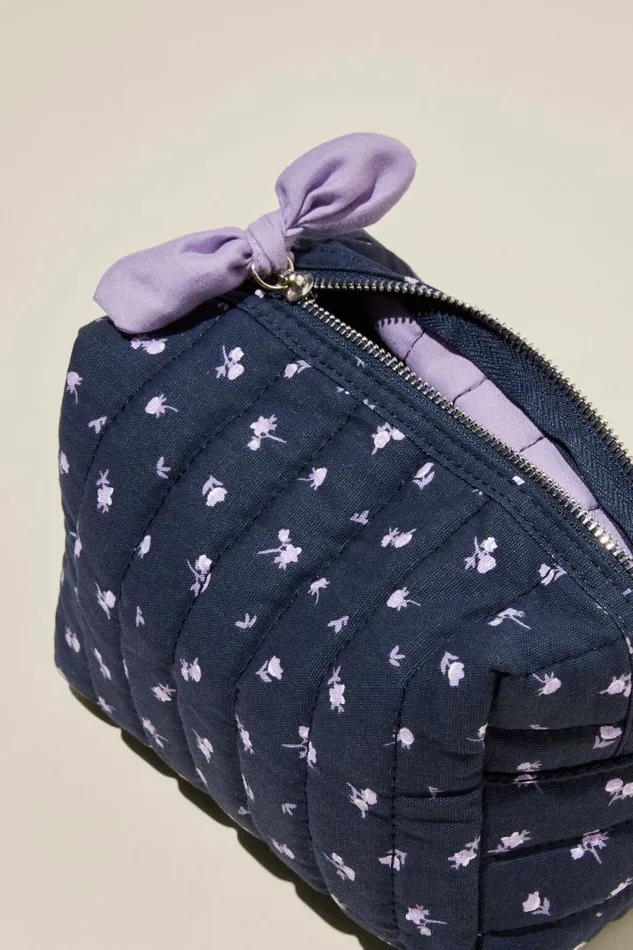 Cottage Cos Case Carli Ditsy Floral Midnight Navy Women Cotton On Accessories and Slippers
