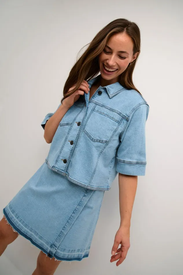 Denim Styles Women CULTURE CUami Denim Jacket Light Blue Wash