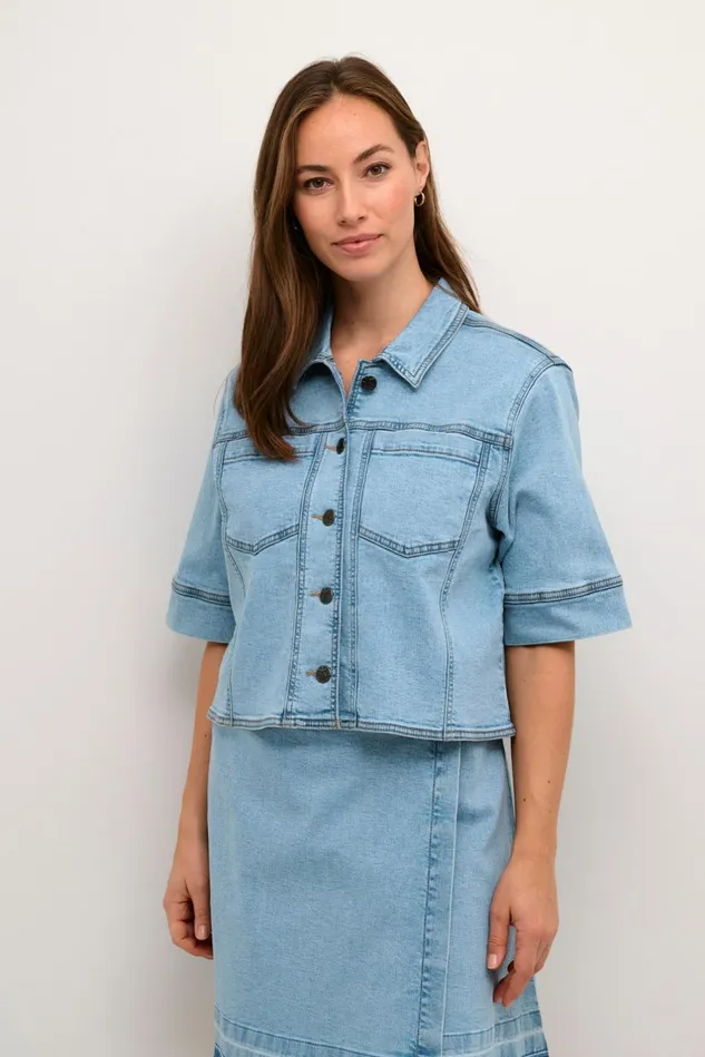 Denim Styles Women CULTURE CUami Denim Jacket Light Blue Wash