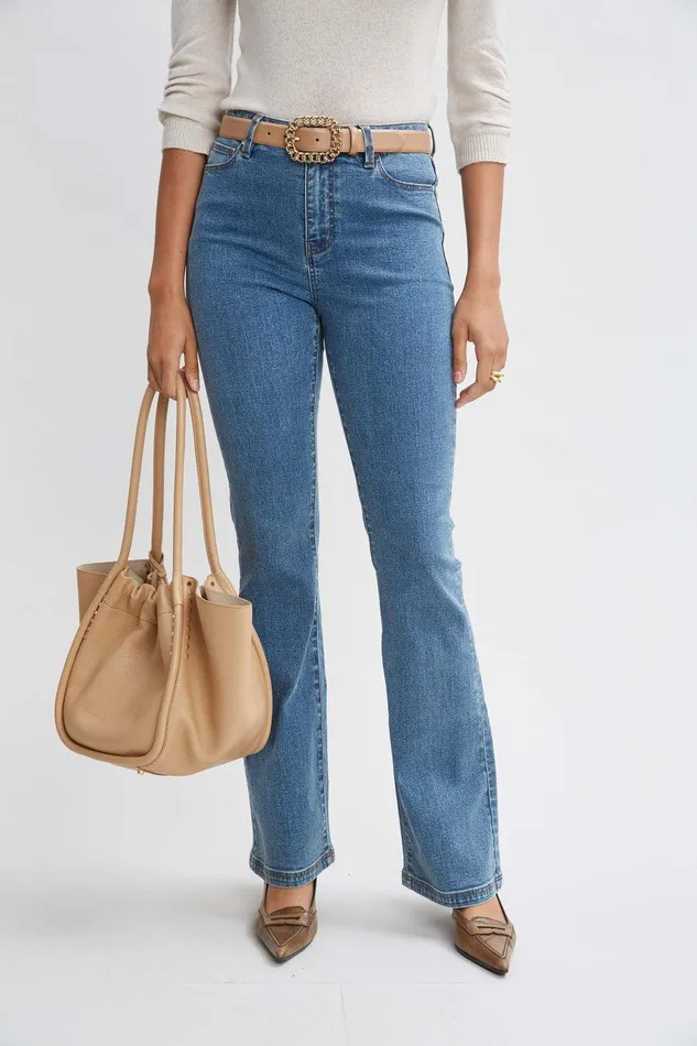Elie Tahari Fit and Flare Jeans Medium Wash Women Bottoms