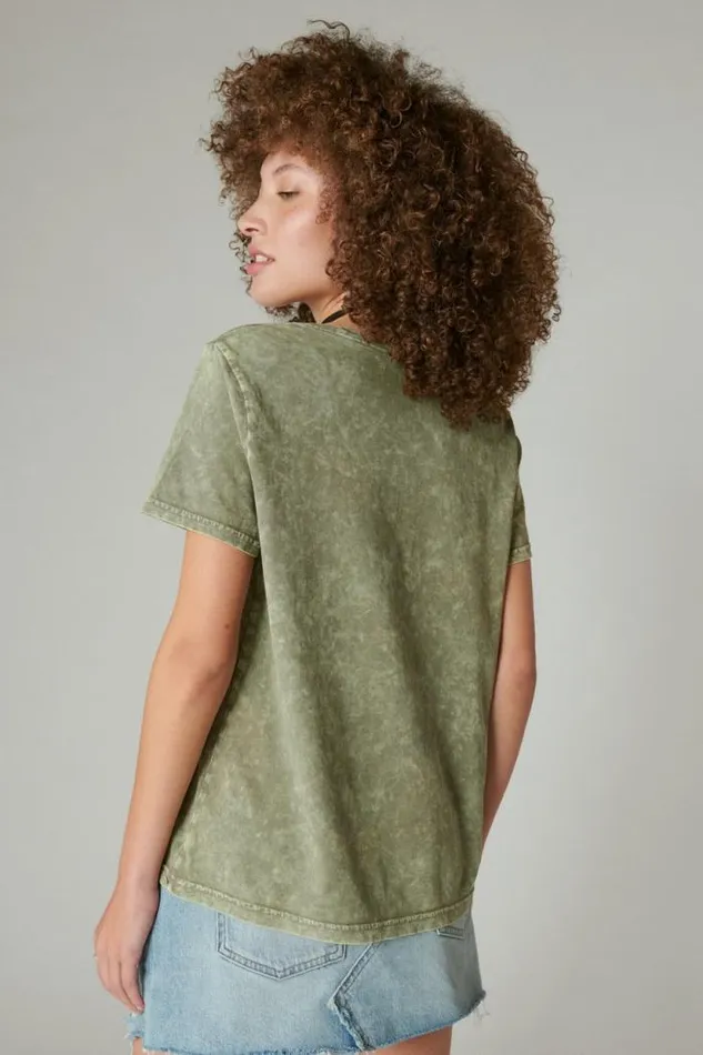 Lucky Brand Grateful Dead Dancing Bear Laurel Wreath Women Graphic Tees