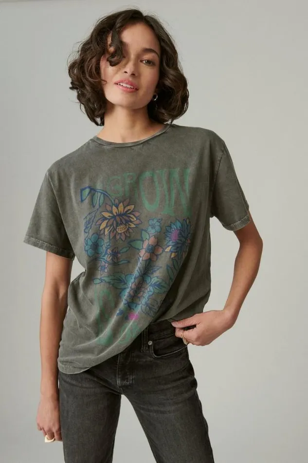 Lucky Brand Grow As One Floral Boyfreind Crew Raven Women Graphic Tees