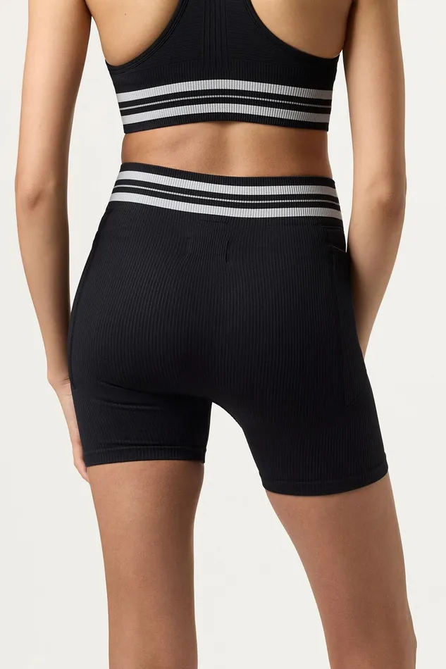 Pants and Shorts Women Fila Lucky Aces Seamless Bike Short 985 Blackgardeniaultimate Gray Pants and Shorts Women Fila Lucky Aces Seamless Bike Short 985 Blackgardeniaultimate Gray