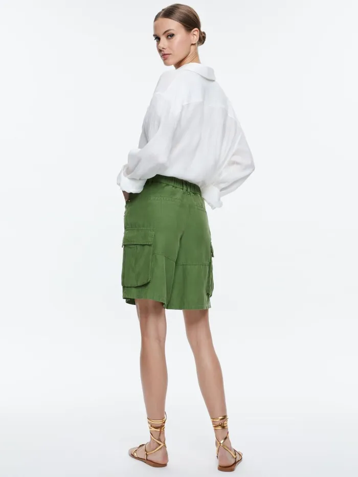 Shorts Women Alice Olivia JAXON SUPER SLOUCHY LONG CARGO SHORT Avocado