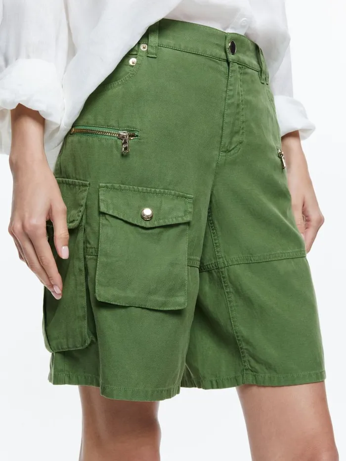 Shorts Women Alice Olivia JAXON SUPER SLOUCHY LONG CARGO SHORT Avocado