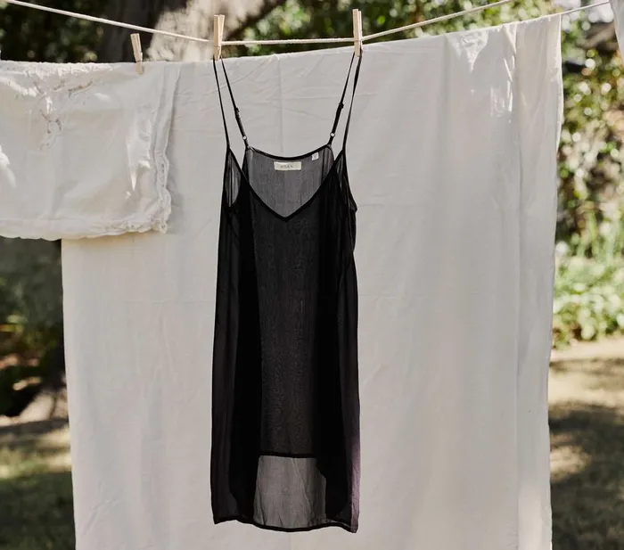 Slips Women DEN Short Deep VNeck Slip Black