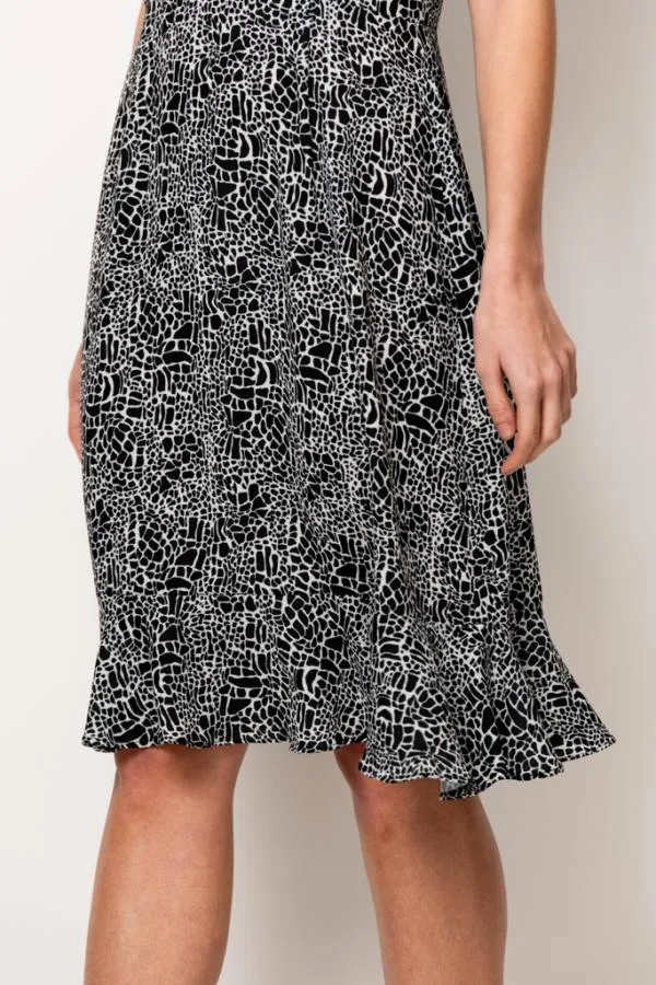 Sosandar Dresses Women Black and White Animal Print Shift Dress Black White