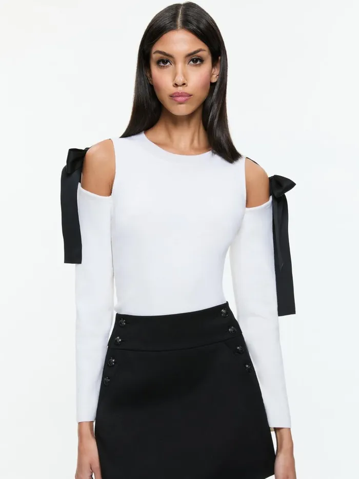 Sweaters Women Alice Olivia DARA SHOULDER SLIT PULLOVER Ecrublack