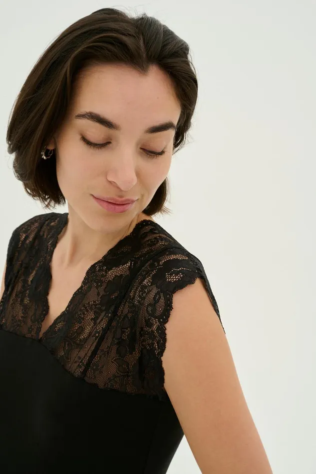 Tops and TShirts Women CULTURE CUpoppy Top Black