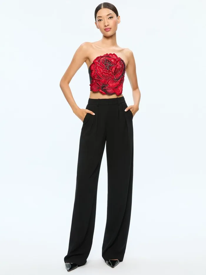 Tops Women Alice Olivia RANDIE FLORAL APPLIQUE CROP TOP Le Parisien