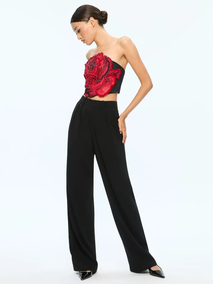 Tops Women Alice Olivia RANDIE FLORAL APPLIQUE CROP TOP Le Parisien