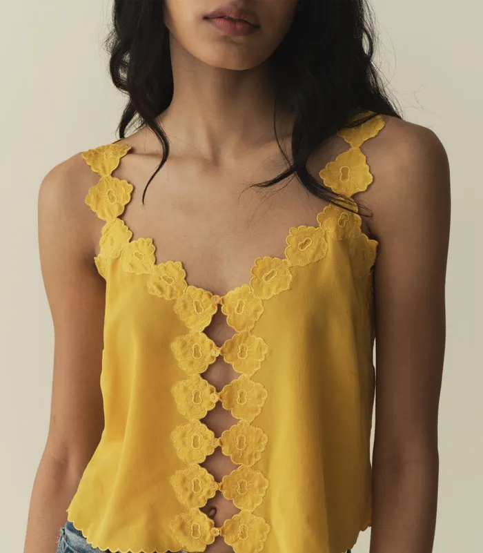 Tops Women DEN Flores Top Goldenrod