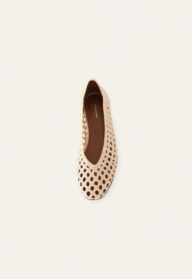 Women Handbraided Shoe Cream Poetry Fashion Footwear