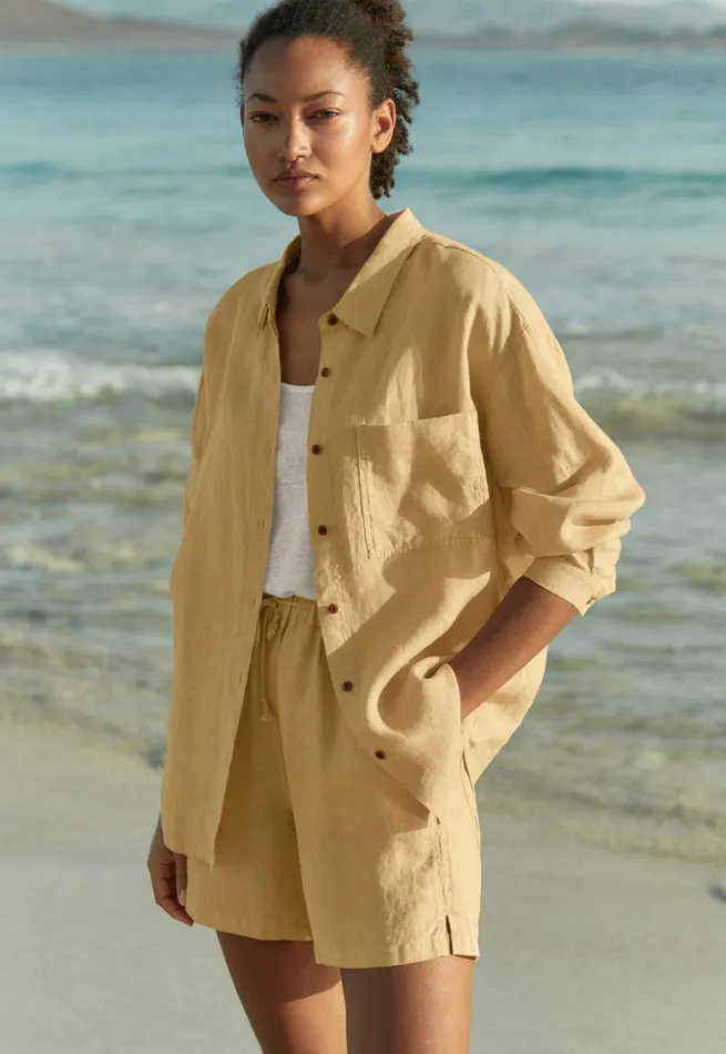 Women Pullon Shorts Soft Gold Poetry Fashion Trousers and Shorts